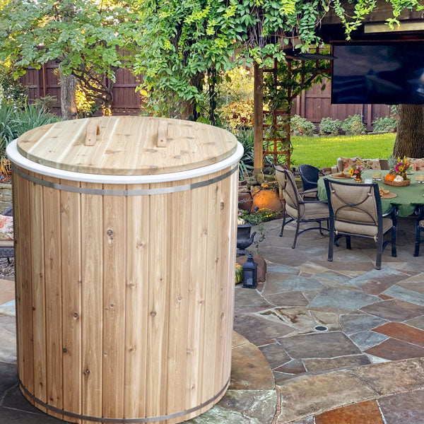 Leisurecraft Baltic Plunge Tub side view