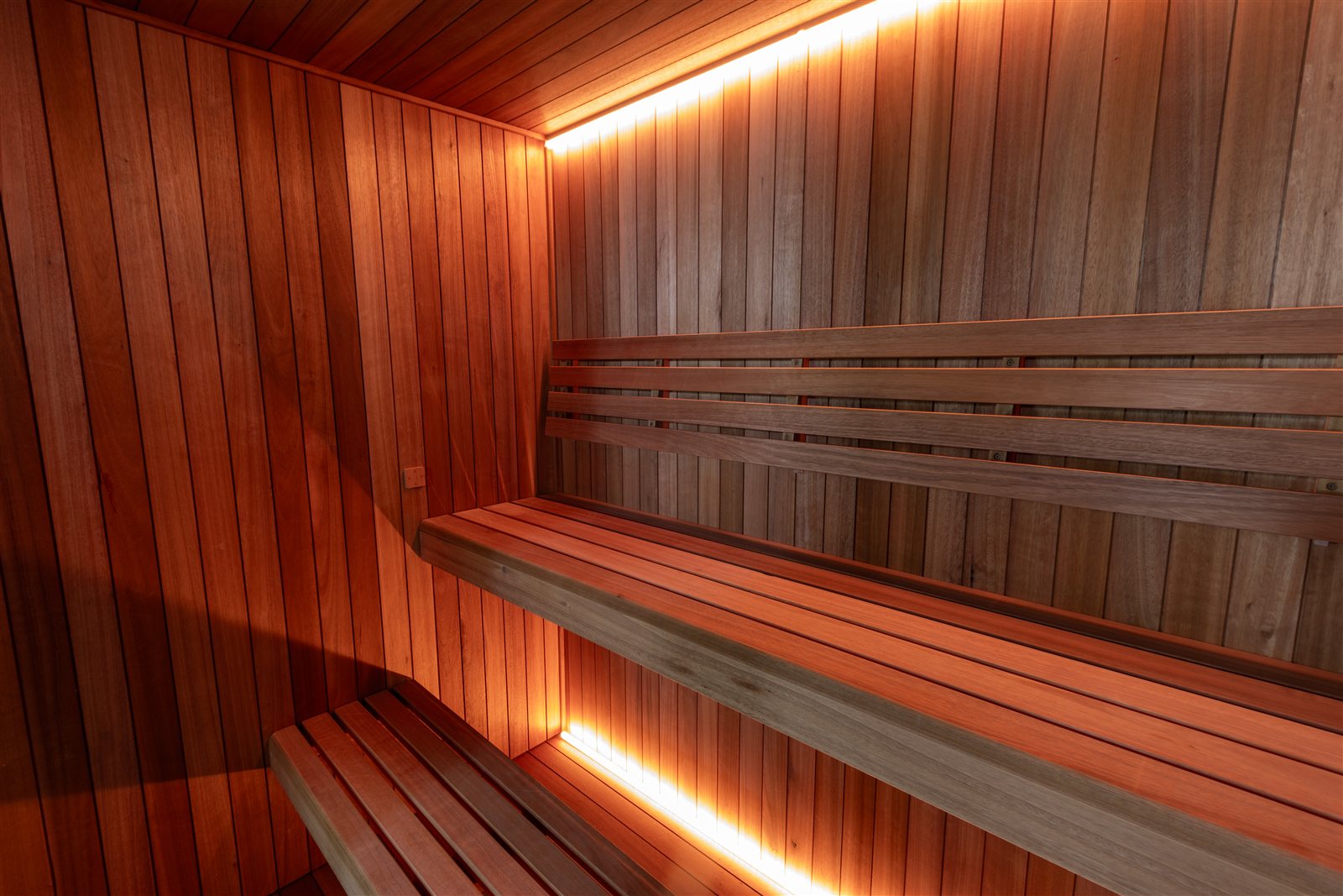Leisurecraft CT Element Studio two-tier bench interior